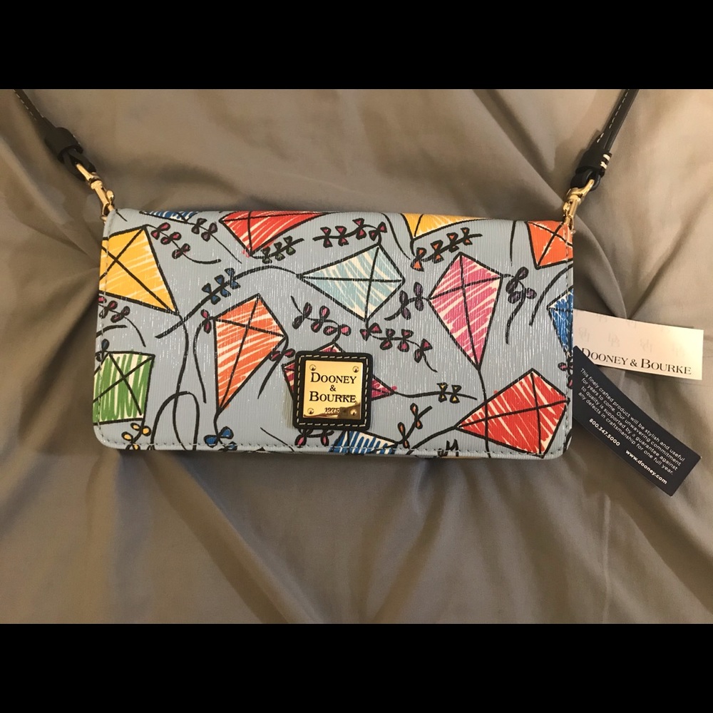 Dooney & Bourke crossbody bag   please read below